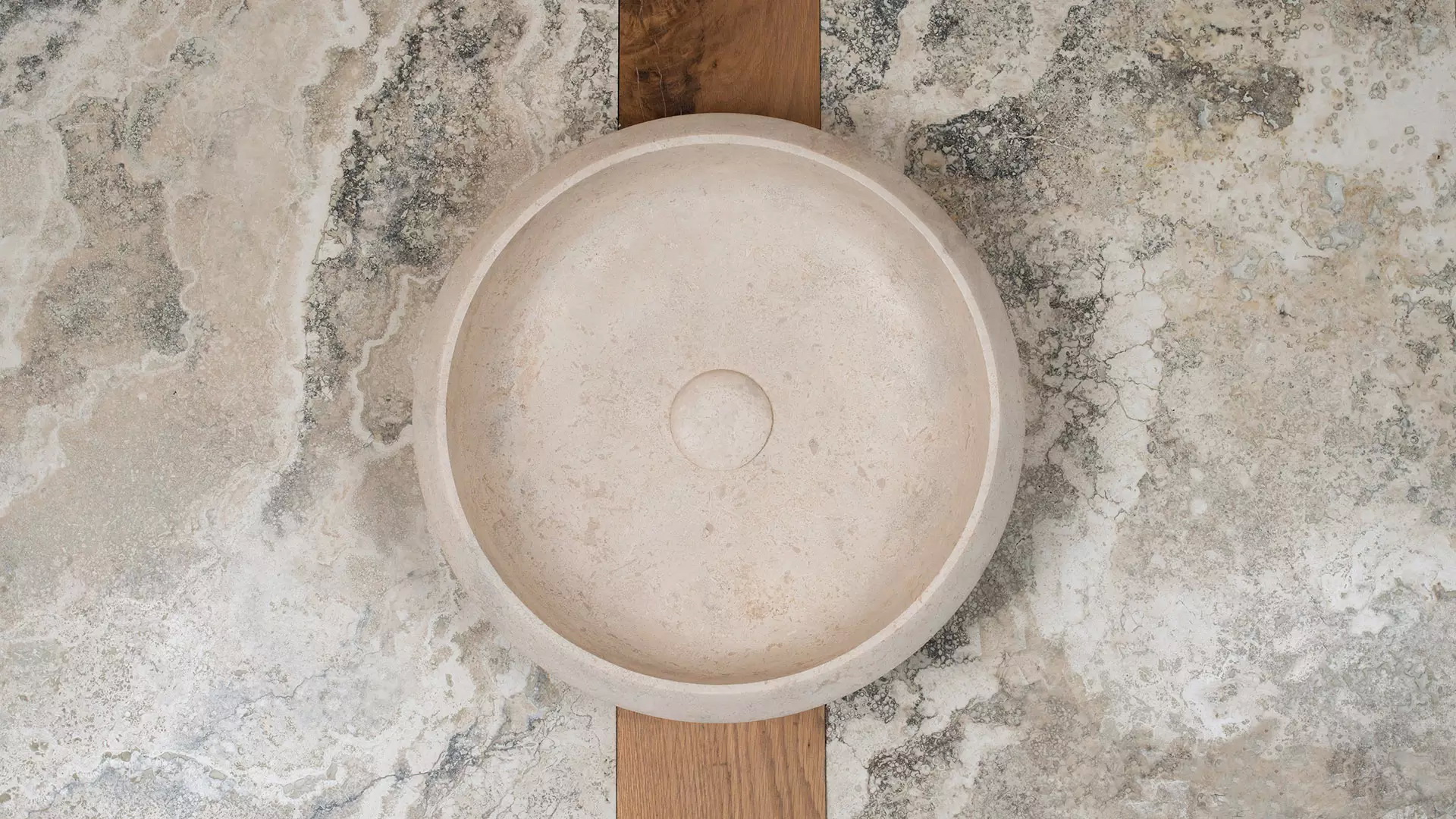 Small travertine washbasin “Essential CH”